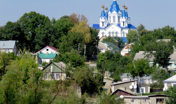 Saint George's Orthodox Church in Kamianets-Podilskyi - Photo by Anika Mikkelson, MissMaps.com