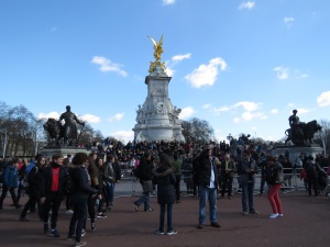 So many people outside Buckingham Palace - London, England, United Kingdom - by Anika Mikkelson - Miss Maps