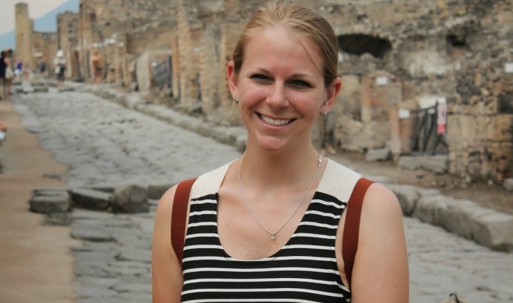Erin in Pompeii - Miss Maps Featured Female Traveler